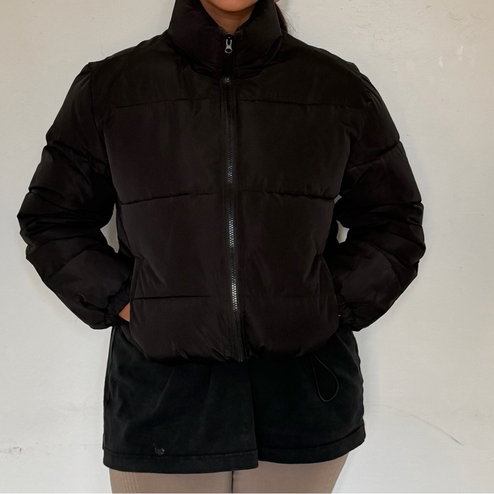 Forever 21 Black Cropped Puffer Jacket – Size L | Boxy Fit